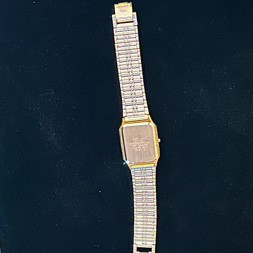 Pulsar Men's V722-147 Gold Face Steel Bracelet Band Date Tank Watch